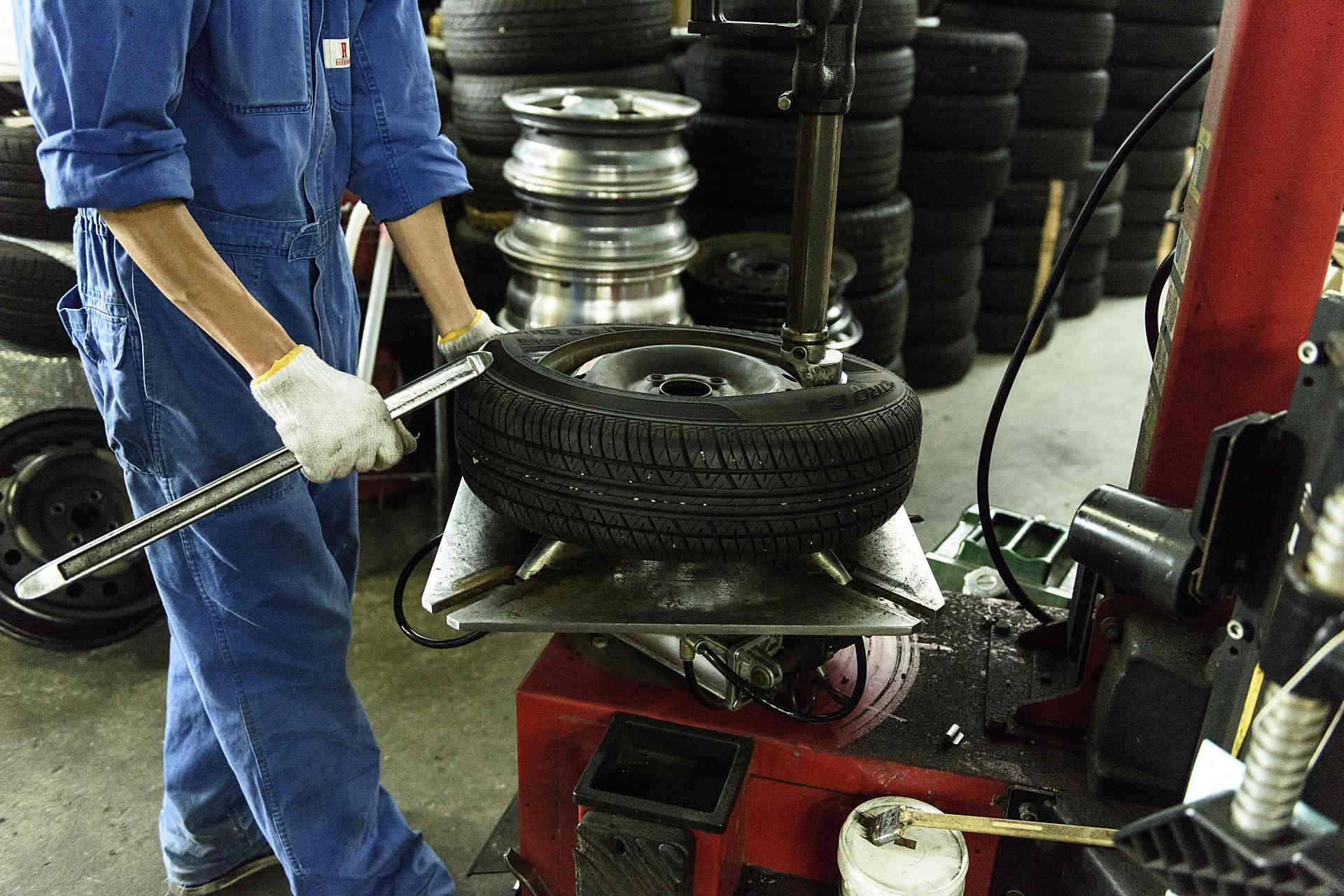 タイヤ組み換えサービス